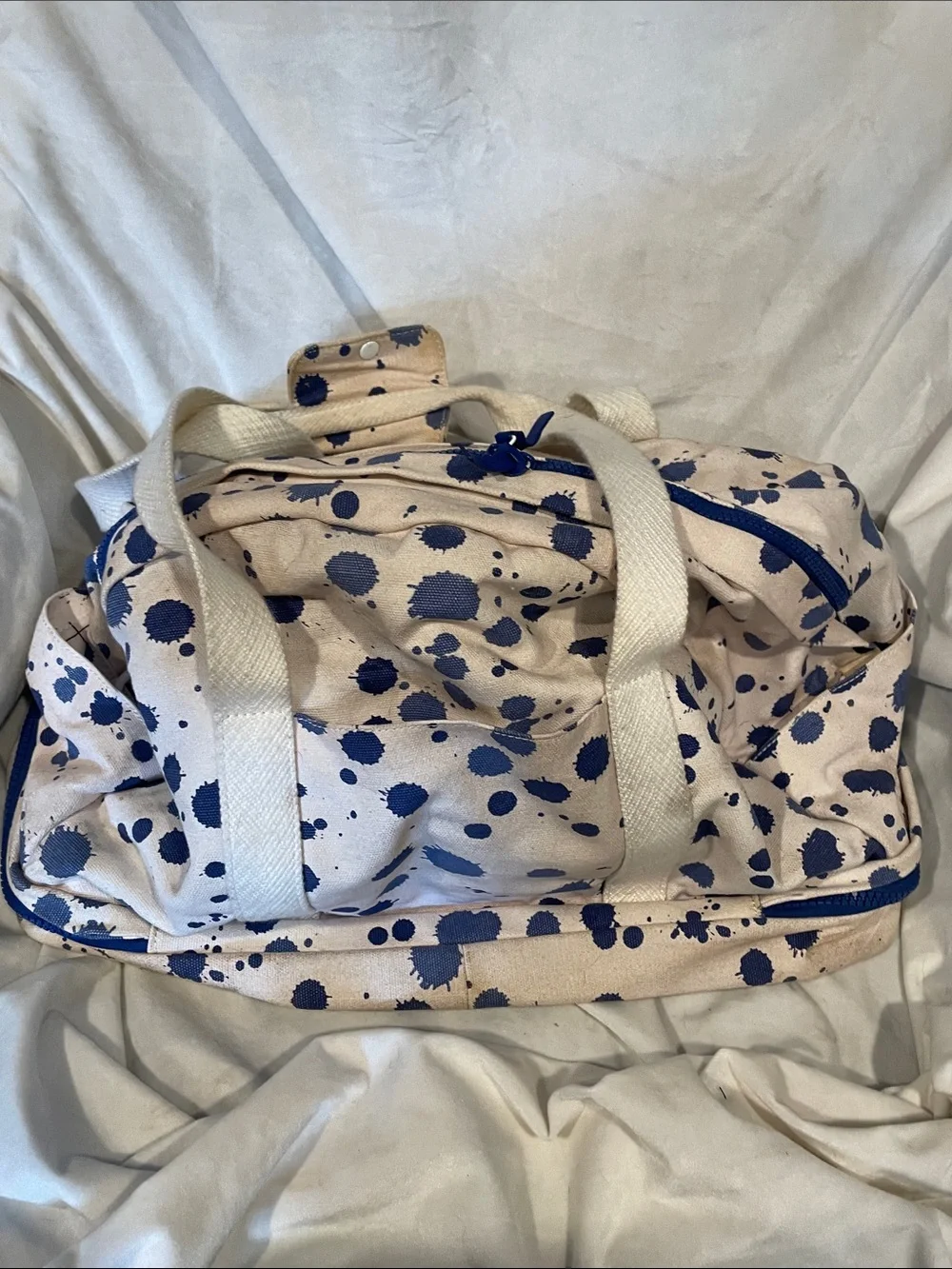 Saturday Kate Spade Weekender Canvas Splatter Duffle Bag in White and Blue B138
